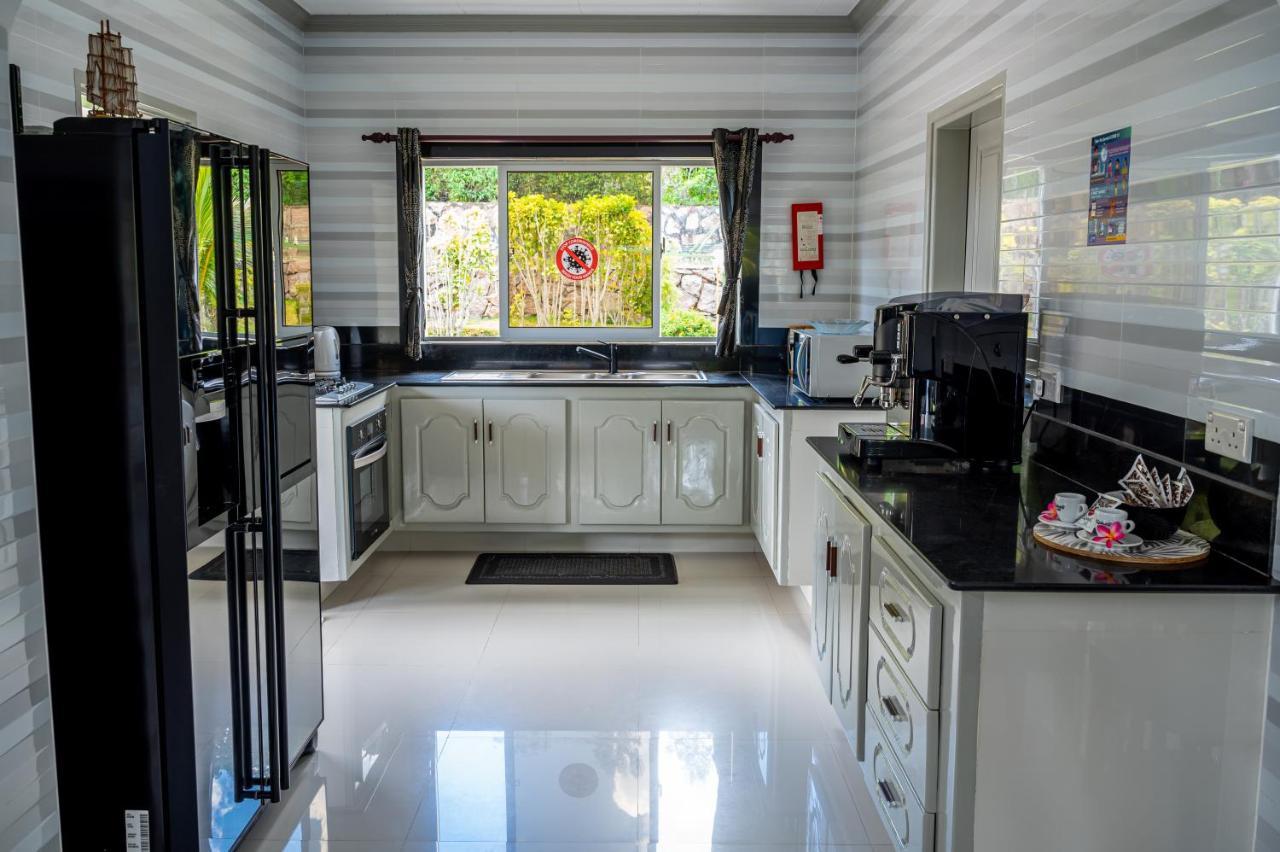 Tranquility Villas Baie Sainte Anne エクステリア 写真